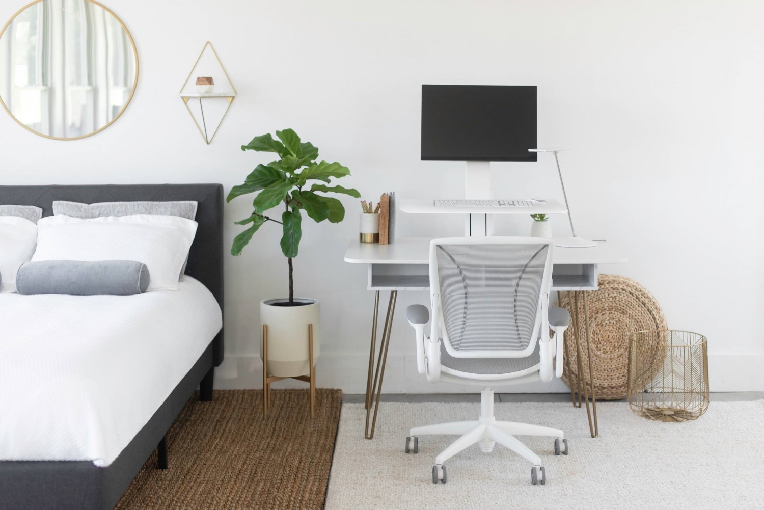 ErgoIQ LIVE,  a new digital service from Humanscale that provides online ergonomic consultations.